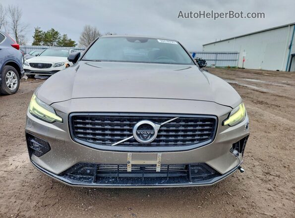 7JRA22TM6KG004283 2019 VOLVO S60 Brown Front view