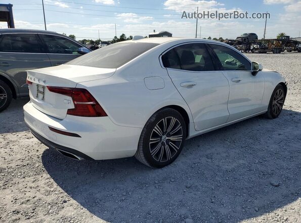 7JRBR0FLXNG178093 2022 VOLVO S60 White 