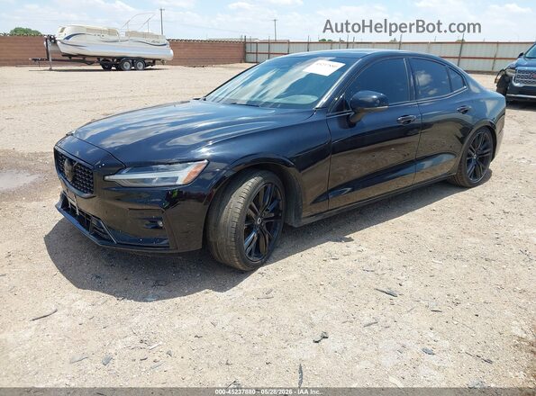 7JRL12FH4RG282958 2024 VOLVO S60 Black Առջևի ձախ երեք քառորդ տեսարան