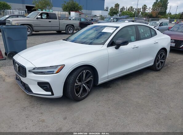 7JRL12FK1RG324174 2024 VOLVO S60 White Vista tres cuartos delantera izquierda