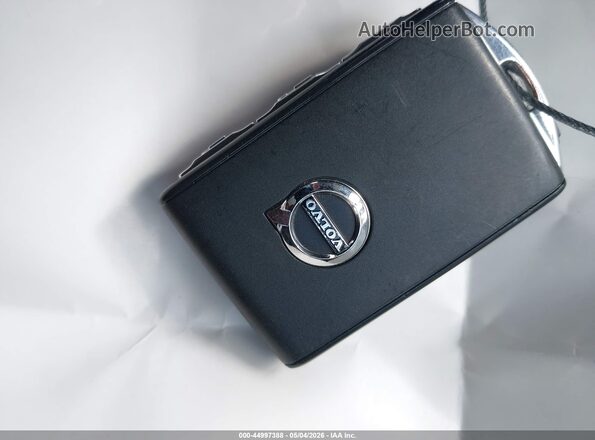 7JRL12FK1RG324174 2024 VOLVO S60 White Vista del salpicadero