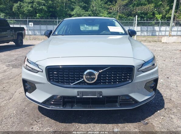 7JRL12FL6RG285817 2024 VOLVO S60 Gray Вид задньої частини салону