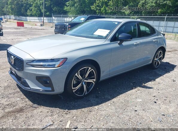 7JRL12FL6RG285817 2024 VOLVO S60 Gray Передня ліва чверть