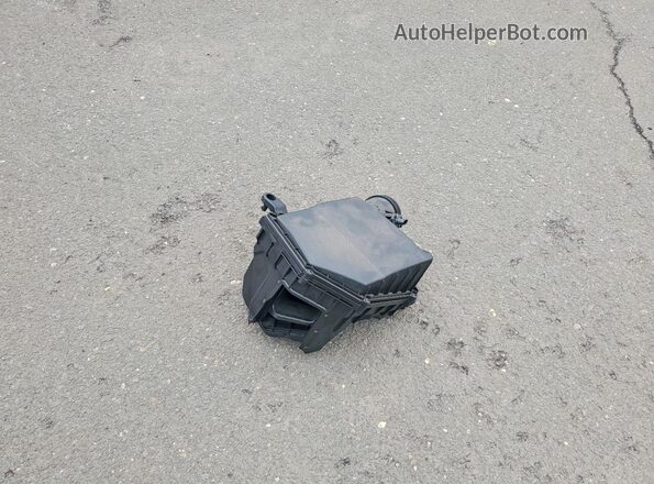 7JRL12TC9NG192739 2022 VOLVO S60 Black Вид підкапотного простору