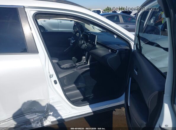 7MUDAAAG8NV034875 2022 TOYOTA COROLLA CROSS White Вид салону спереду