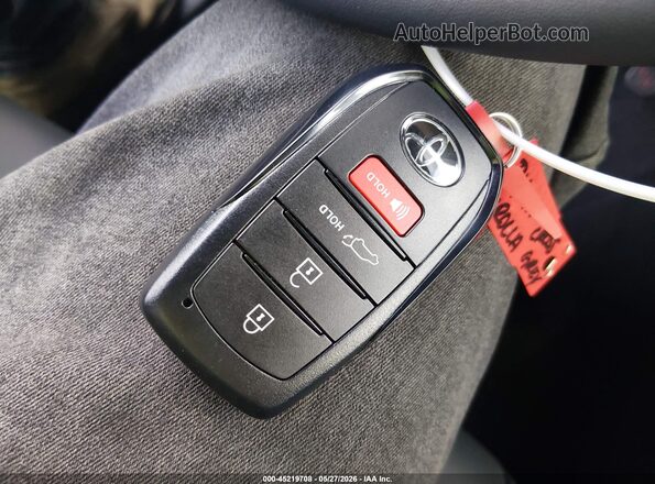 7MUFBABG3TV108740 2026 TOYOTA COROLLA CROSS HYBRID Silver Vista del salpicadero