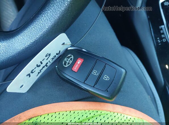7MUFBABG9SV068940 2025 TOYOTA COROLLA CROSS HYBRID Gray Vista del salpicadero
