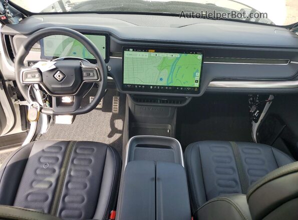 7PDSGBBA0RN039508 2024 RIVIAN R1S White Вид панелі приладів