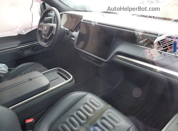 7PDSGBBA7SN048065 2025 RIVIAN R1S Зеленый Вид панели приборов