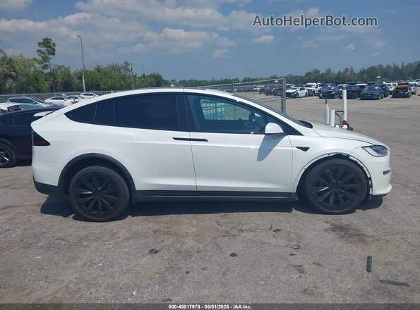 7SAXCBE52PF373142 2023 TESLA MODEL X White ხელსაწყოთა პანელის ხედი