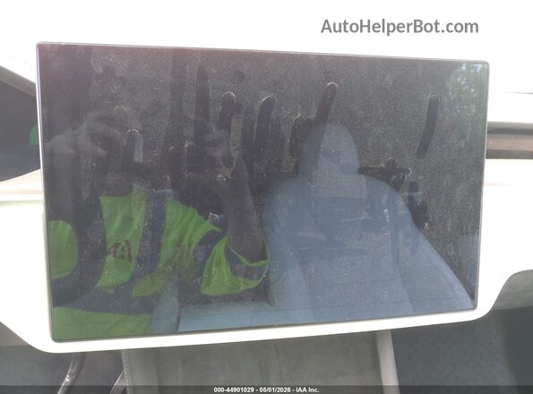 7SAXCBE55NF343159 2022 TESLA MODEL X Red Հետևի նստատեղերի տեսք