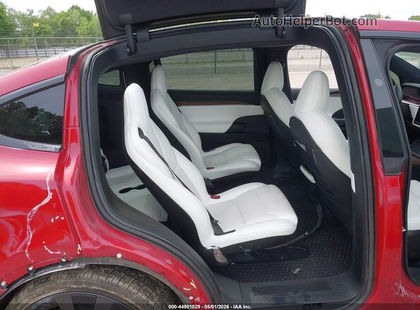 7SAXCBE55NF343159 2022 TESLA MODEL X Red VIN կոդի պիտակի տեսք