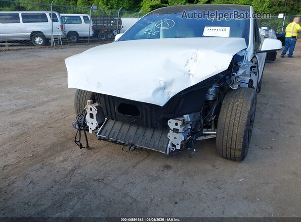 7SAXCBE55SF469002 2025 TESLA MODEL X White Widok z przodu