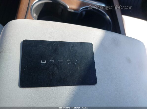 7SAXCBE57NF361677 2022 TESLA MODEL X Белый Вид панели приборов