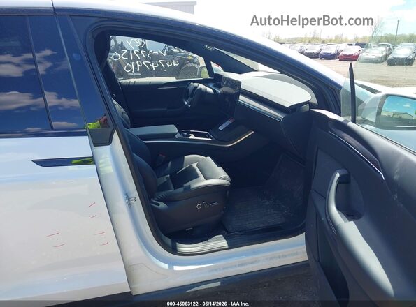 7SAXCBE5XPF377150 2023 TESLA MODEL X White Front interior view