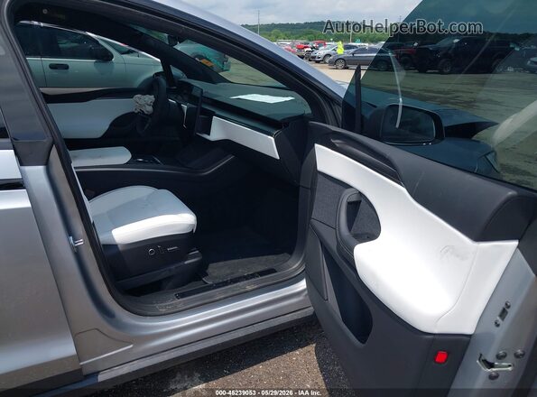 7SAXCBE61TF486454 2026 TESLA MODEL X Silver Vista interior delantera