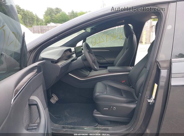 7SAXCDE52RF441227 2024 TESLA MODEL X Gray Widok wnętrza z przodu