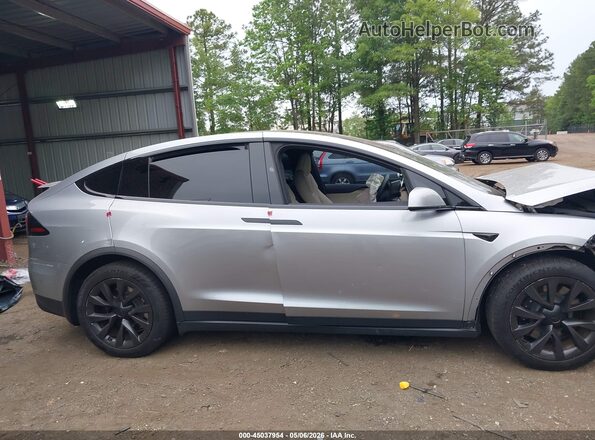 7SAXCDE54SF472338 2025 TESLA MODEL X Gray Instrument cluster view