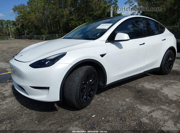 7SAYGAEE0PF706313 2023 TESLA MODEL Y White Przód lewy
