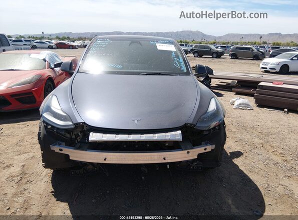 7SAYGAEE2PF668955 2023 TESLA MODEL Y Gray Սարքավորումների վահանակի տեսք