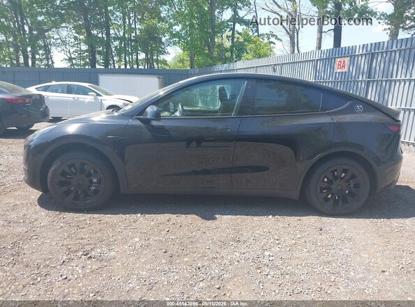 7SAYGAEE3PF770054 2023 TESLA MODEL Y Black Widok wnętrza 360 stopni