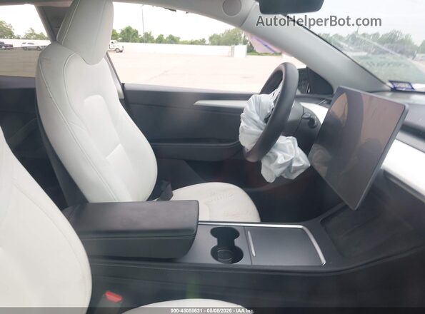 7SAYGAEE3PF896852 2023 TESLA MODEL Y Белый Вид салона спереди