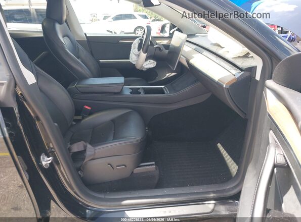 7SAYGAEE3RF024271 2024 TESLA MODEL Y Black Vista interior delantera