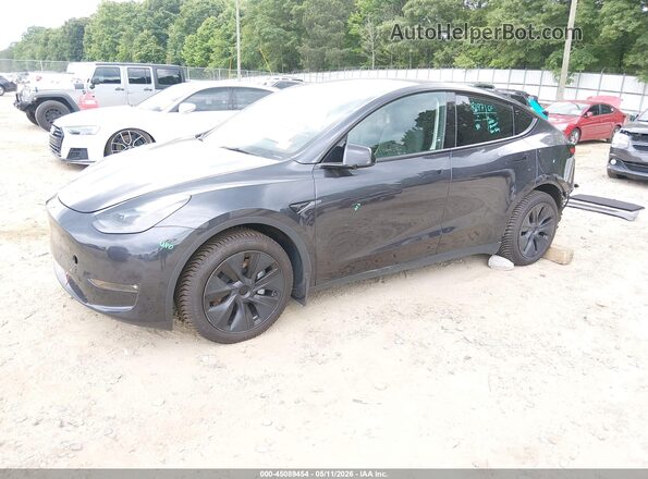 7SAYGAEE3RF163784 2024 TESLA MODEL Y Gray Առջևի ձախ երեք քառորդ տեսարան