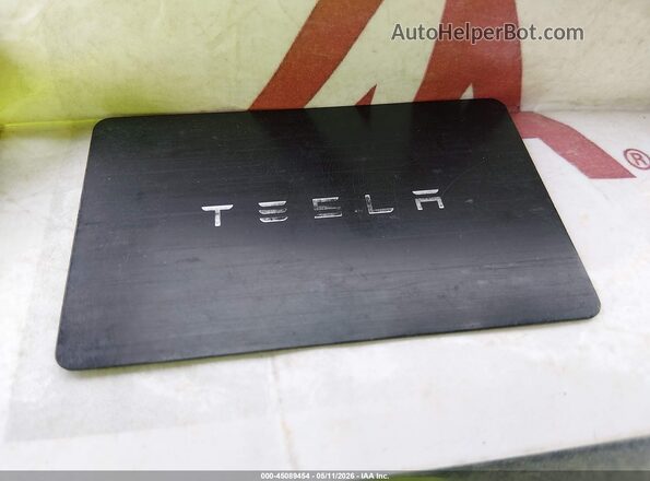 7SAYGAEE3RF163784 2024 TESLA MODEL Y Gray Առջևի վահանակի տեսք