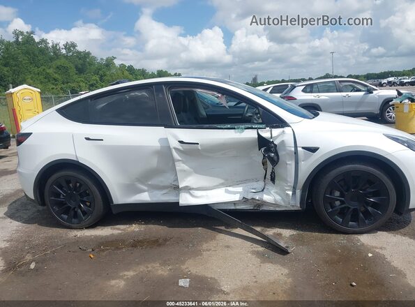 7SAYGAEE4PF864525 2023 TESLA MODEL Y Белый 