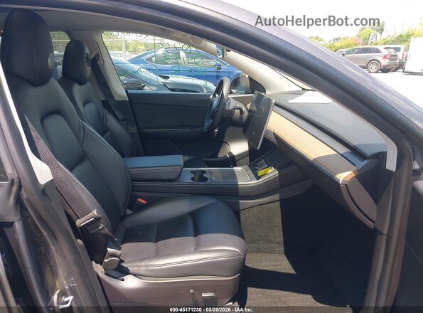 7SAYGAEE7NF433111 2022 TESLA MODEL Y Gray Vista interior delantera