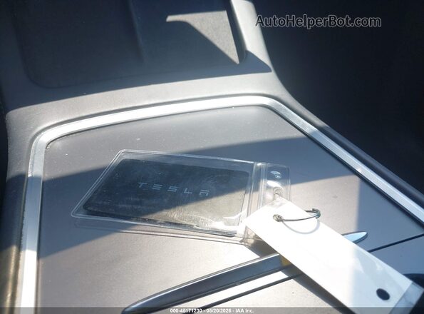 7SAYGAEE7NF433111 2022 TESLA MODEL Y Gray Vista del salpicadero