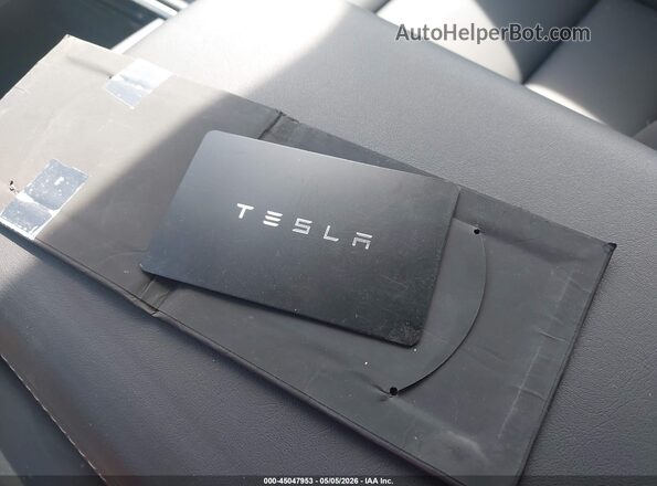 7SAYGAEE7PF946880 2023 TESLA MODEL Y Blue Widok deski rozdzielczej