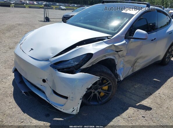 7SAYGAEE7RF169751 2024 TESLA MODEL Y Silver 