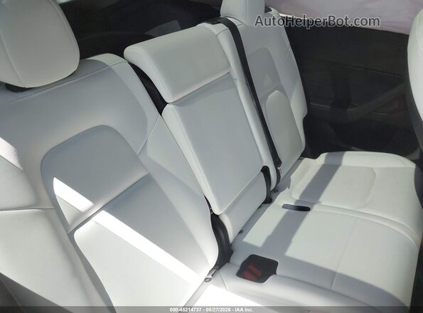 7SAYGAEE7RF169751 2024 TESLA MODEL Y Silver 