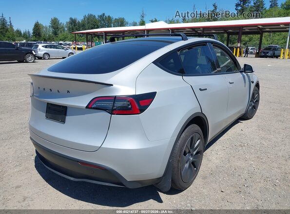 7SAYGAEE7RF169751 2024 TESLA MODEL Y Silver 