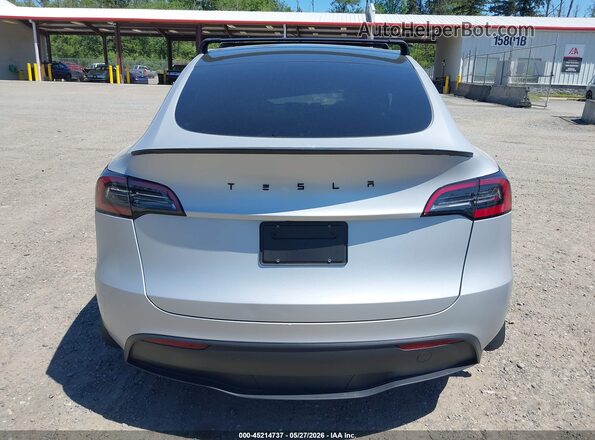 7SAYGAEE7RF169751 2024 TESLA MODEL Y Silver 