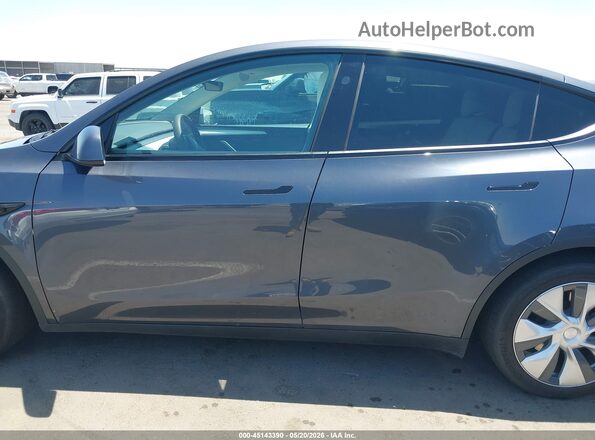 7SAYGAEEXPF907586 2023 TESLA MODEL Y Gray Widok wnętrza 360 stopni