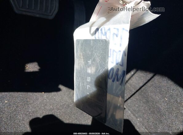 7SAYGAEEXRF060362 2024 TESLA MODEL Y Blue Vista del salpicadero