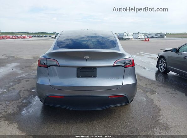 7SAYGAEEXRF210311 2024 TESLA MODEL Y Gray 