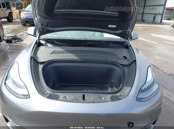 7SAYGAEEXRF210311 2024 TESLA MODEL Y Gray Vista trasera