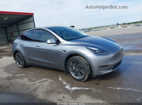 7SAYGAEEXRF210311 2024 TESLA MODEL Y Gray Vista del cuadro de instrumentos