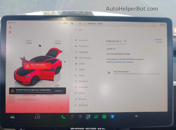 7SAYGDED0RF114468 2024 TESLA MODEL Y Gray Widok tylnych siedzeń