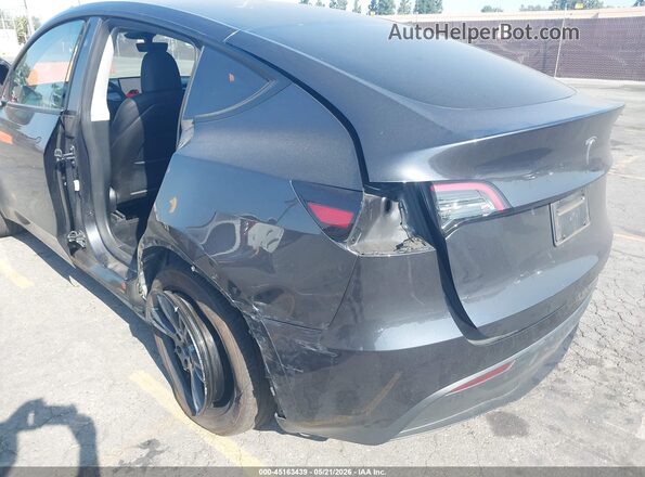 7SAYGDED0RF114468 2024 TESLA MODEL Y Gray 