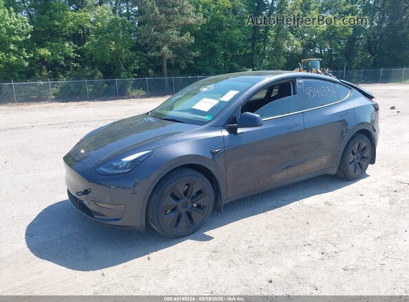 7SAYGDED0RF155456 2024 TESLA MODEL Y Gray Առջևի ձախ երեք քառորդ տեսարան
