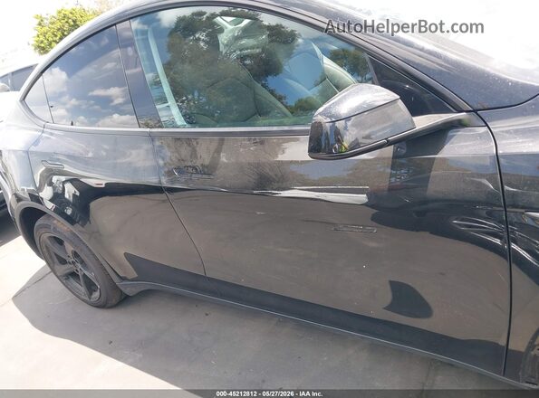 7SAYGDED0TF414342 2026 TESLA MODEL Y Черный Панорамный вид салона 360°
