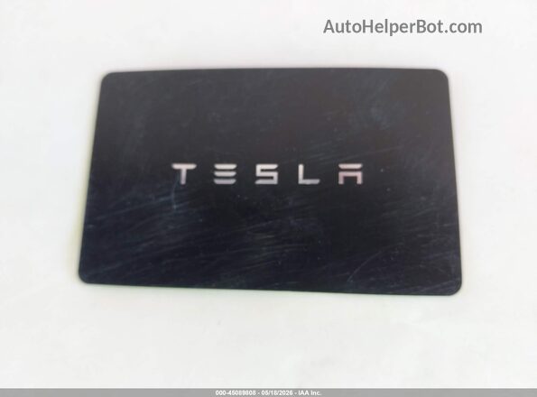 7SAYGDED1RF055737 2024 TESLA MODEL Y Gray Առջևի վահանակի տեսք