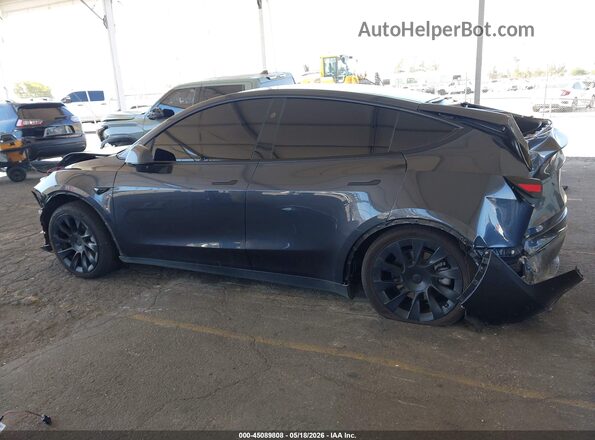 7SAYGDED1RF055737 2024 TESLA MODEL Y Gray 