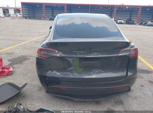 7SAYGDED1RF162285 2024 TESLA MODEL Y Gray 360 interior view