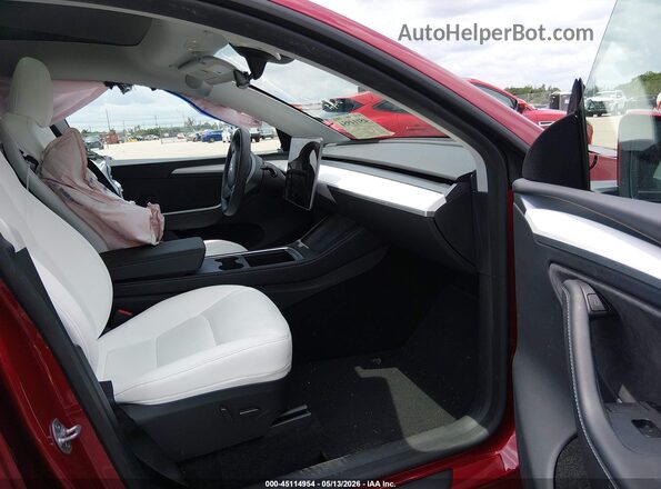 7SAYGDED1SA349206 2025 TESLA MODEL Y Красный Вид салона спереди